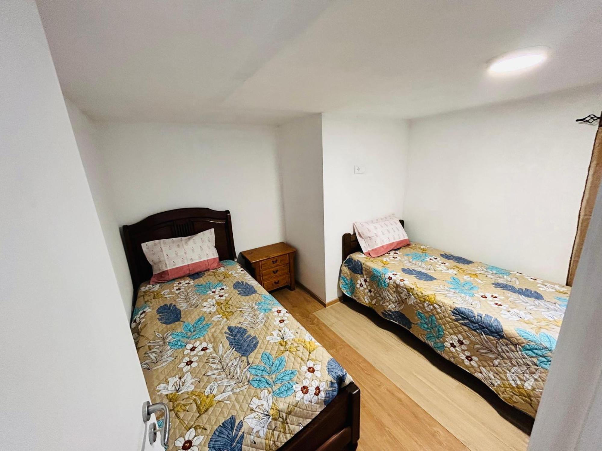 Japji Guest House Esmeriz Vitoria Exterior photo