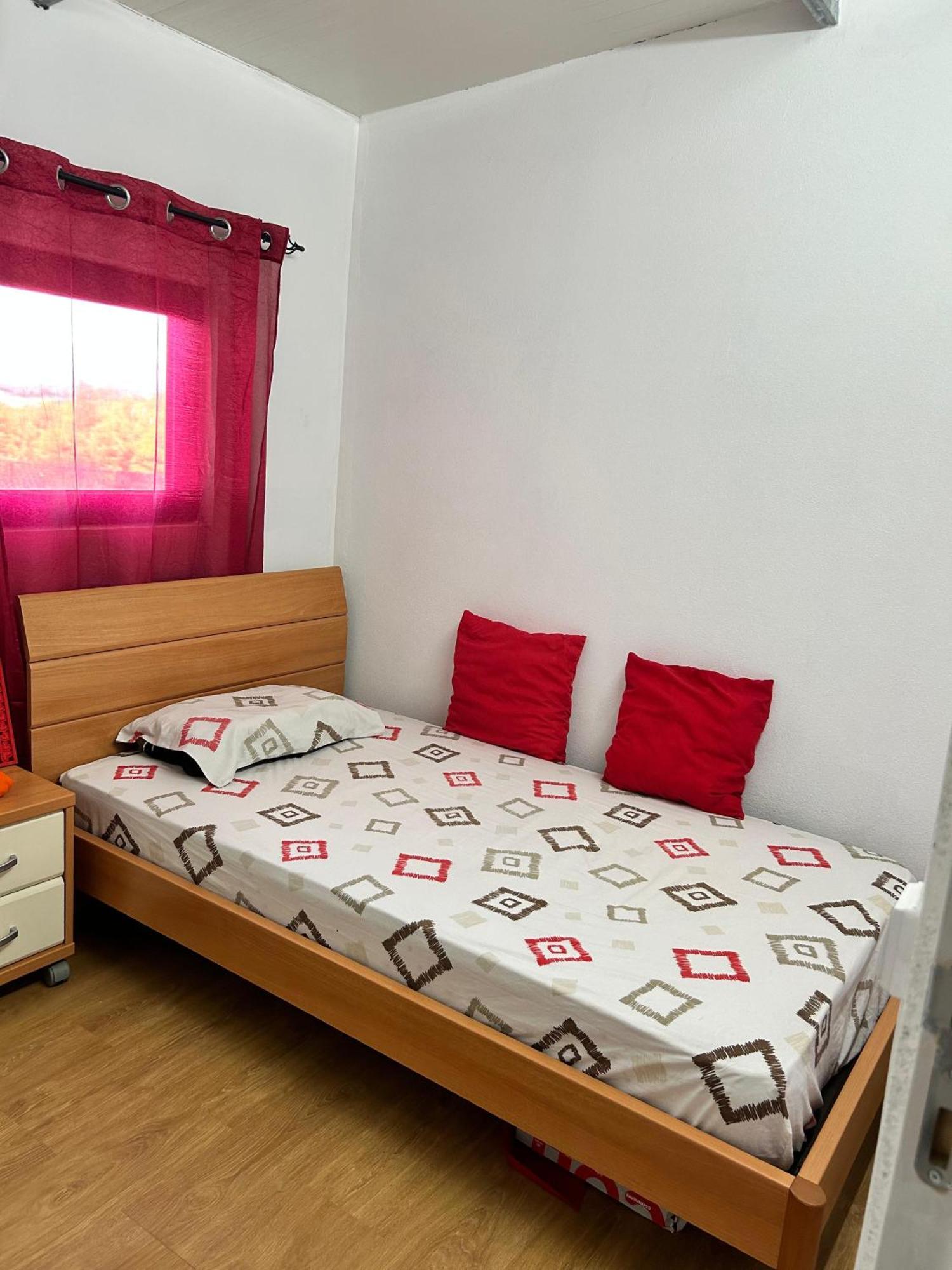 Japji Guest House Esmeriz Vitoria Exterior photo